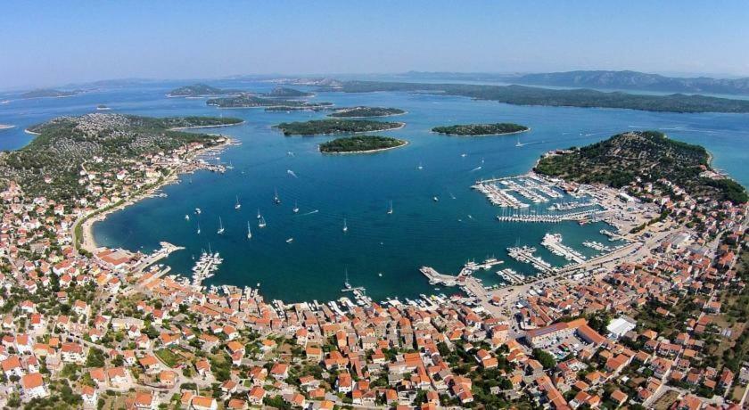 Apartmani Mudronja Murter Exteriér fotografie